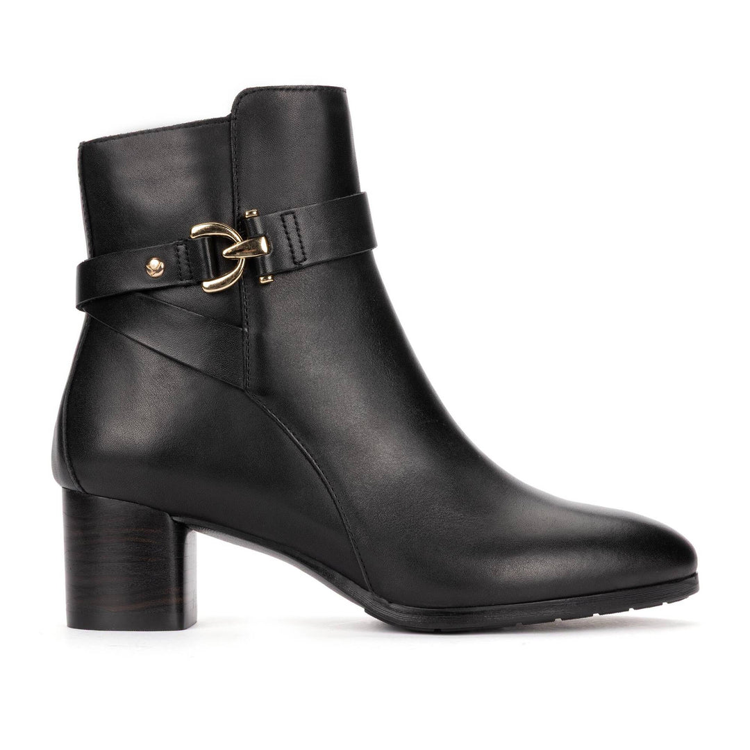 Pikolinos Calafat W1Z-8914 black ankle boot, outer side view