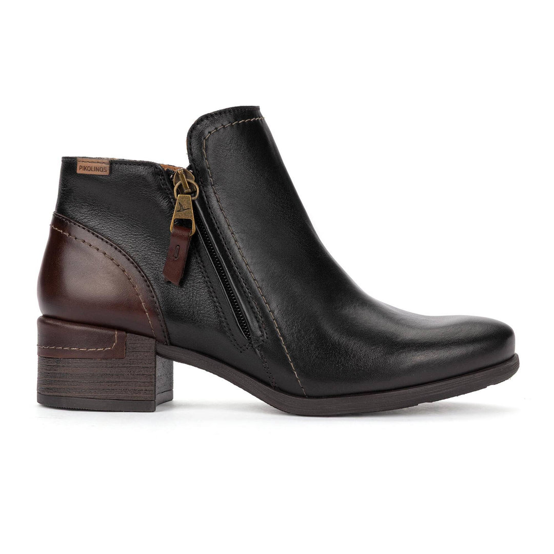 Pikolinos Malaga W6W-8648 black ankle boot, side view