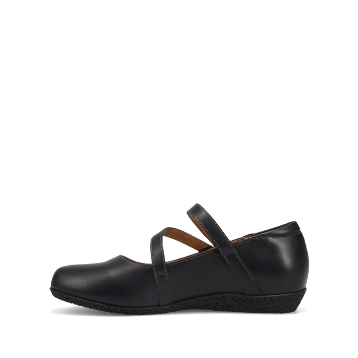 Taos Banter in Black leather, instep view