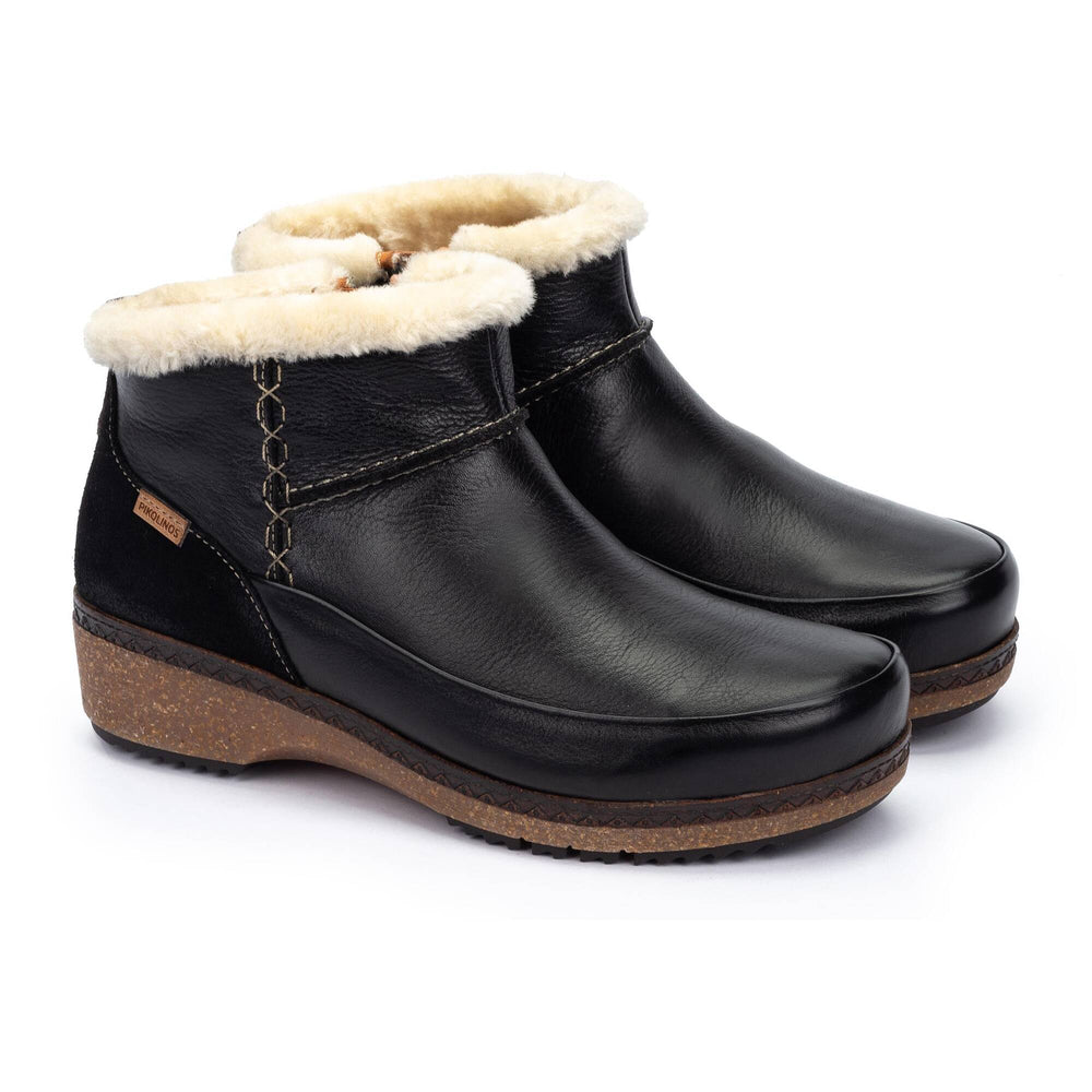 Pikolinos Granada Fuzzy Boot Black – view 2 of 5