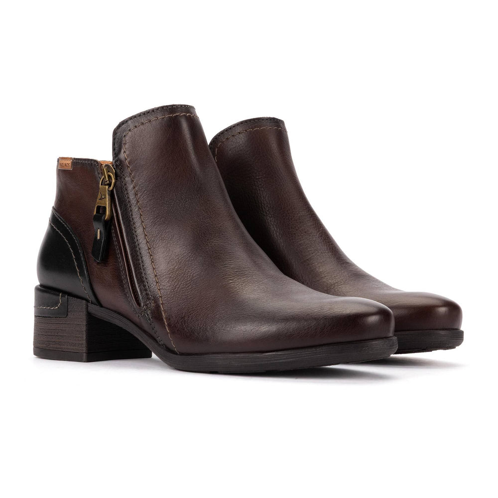 Pikolinos Malaga W6W-8648 Caoba ankle boot, angled pair view