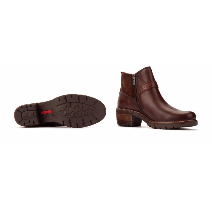 Pikolinos San Sebastian W1T-8895C1 Olmo ankle boot, sole and side view