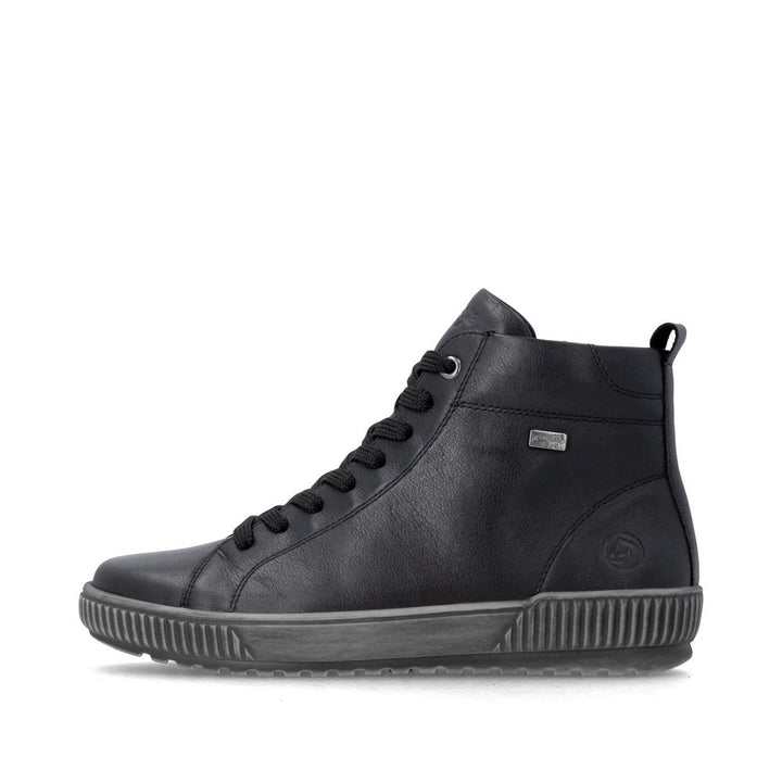 Remonte Maditta 82 black high-top bootie, outer side view
