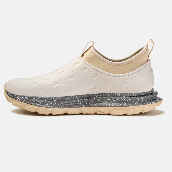 Kane Revive AC unisex recovery shoe in Gravel, side view