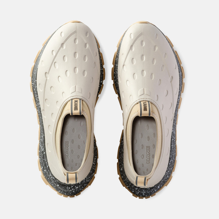 Kane Revive AC unisex recovery shoe in Gravel, top view