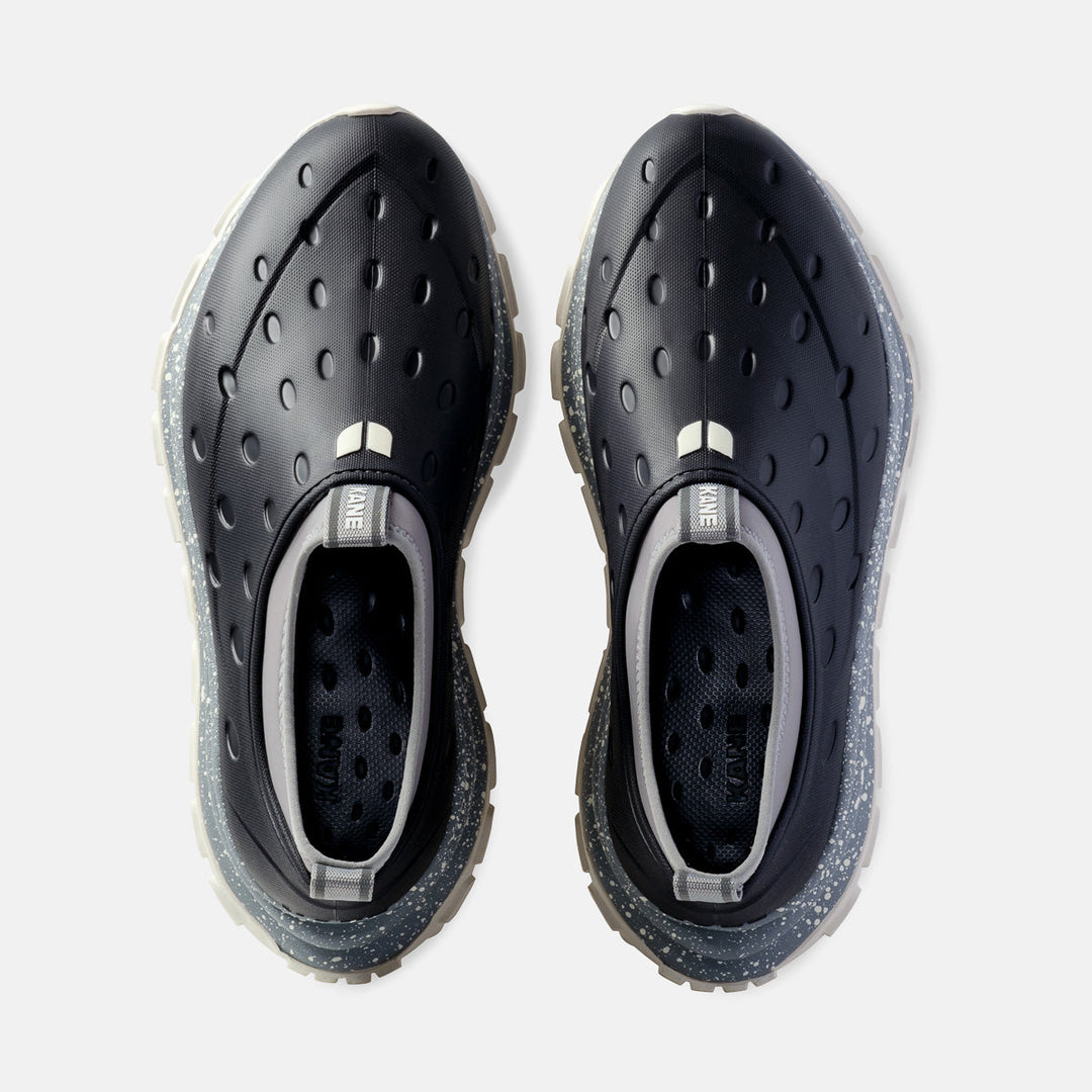 Kane Revive AC unisex recovery shoe in Shadow, top view