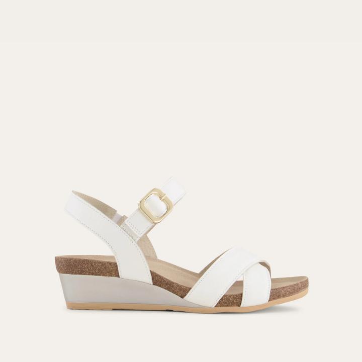 Naot Throne Women&