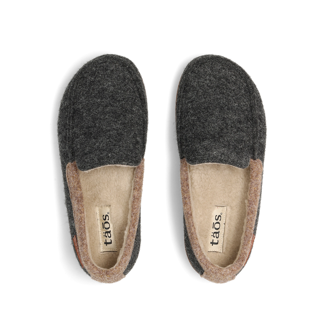 Taos Woolfer unisex slipper in Charcoal, top view