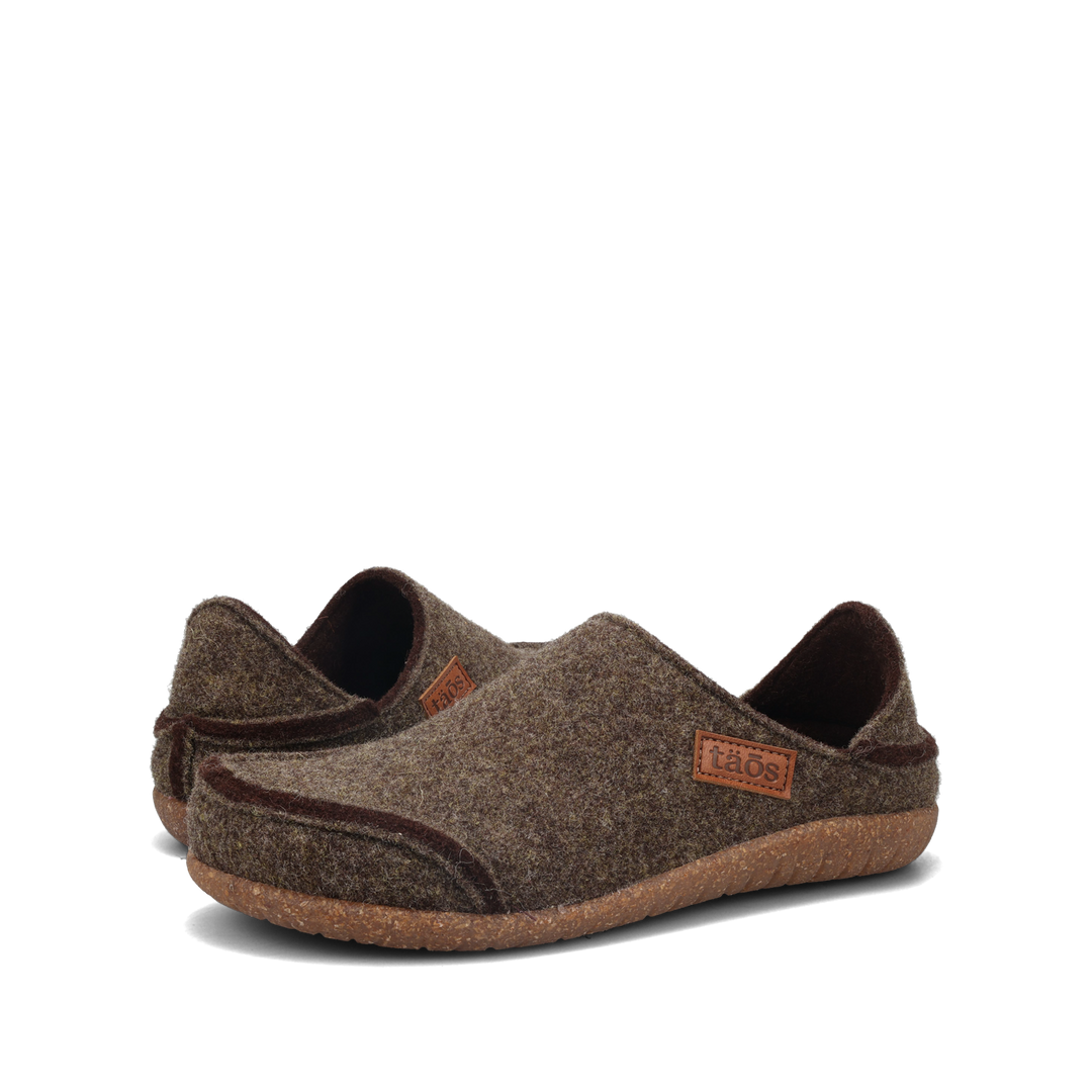 Taos Convertawool unisex slipper in Brown/Olive, pair view